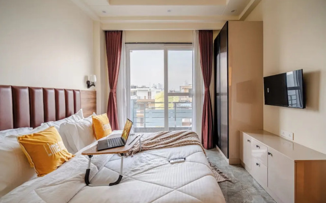 Lime Tree 1BHK Service Apartment Gurgaon