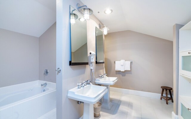 River Club 307 2 Bedroom Condo by Alpine Lodging Telluride