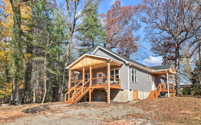 Candler Home w/ Private Hot Tub + Fire Pit!