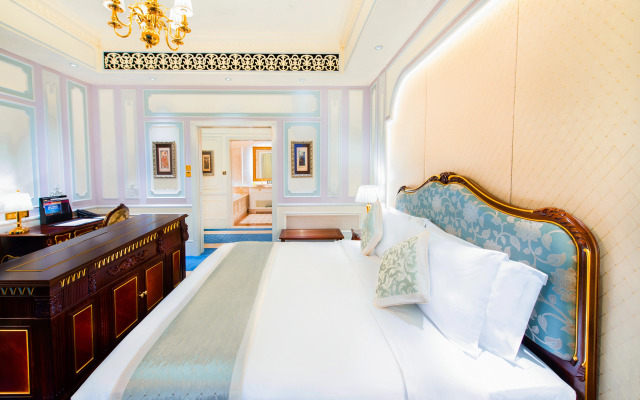 Legend Palace Hotel