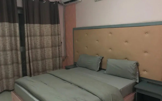 Summit palace international