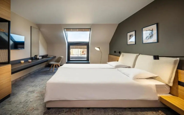 B1 Downtown Hotel