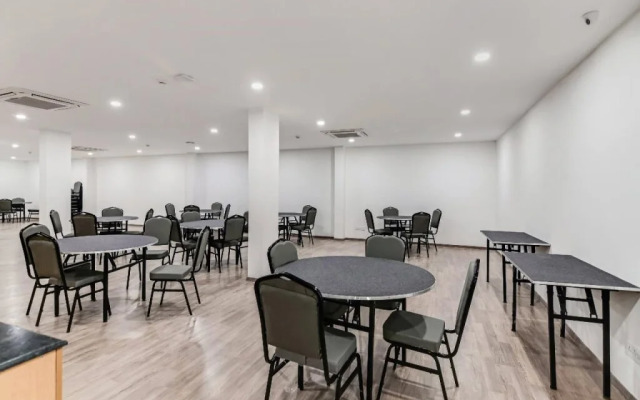 Hotel Indiana By OYO Rooms