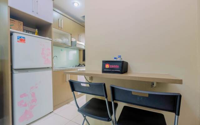 Warm and Homey 2BR Apartment at Kebagusan City
