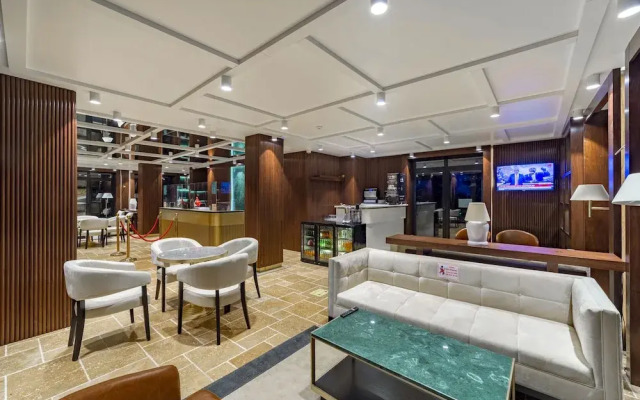 Marisstone Hotel Villa