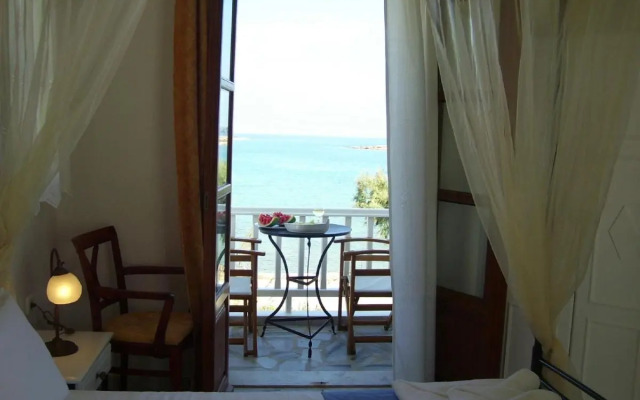 Hotel Roussos Beach