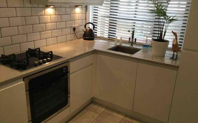 Remarkable Apartment Near London Tower Bridge