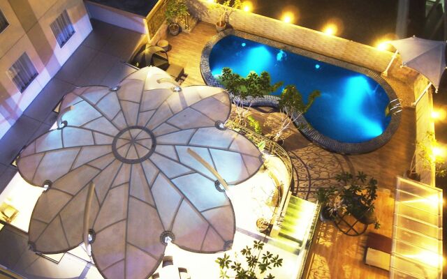 Sapphire Sky Hotel BSD City