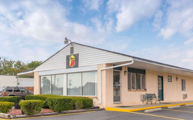 Super 8 by Wyndham Centerville-Richmond