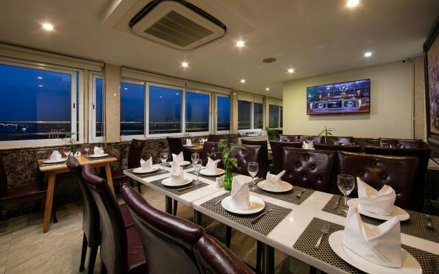 Sq Hang Gai Hotel & Spa