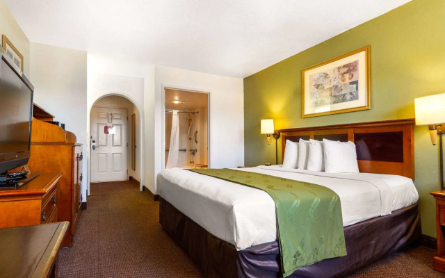 Auburn House Hotel