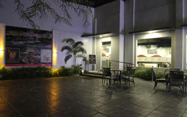Eloisa Royal Suites