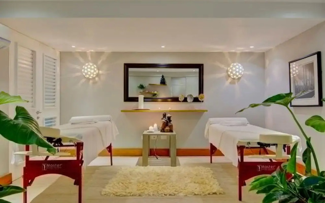 Breathtaking Ocean-view Home w Pool Modern Design