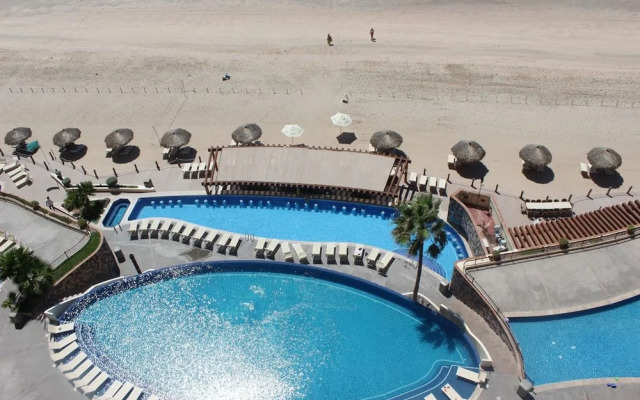 Sonoran Sky 2BR Upper 1007-v by Casago