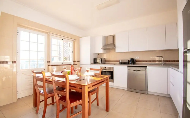 10 Marinha Two Bed Apt At Award Wining Beach