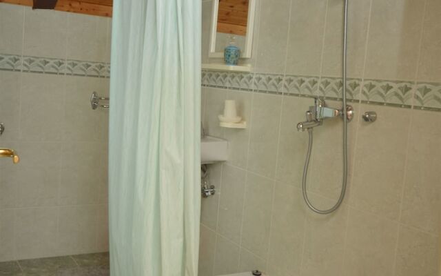 Apartment and Rooms Ive