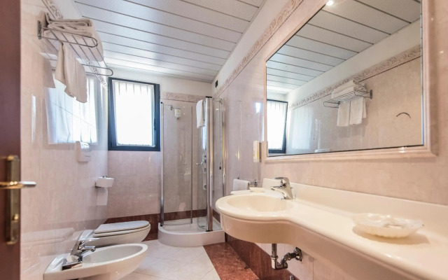 Admiral Hotel Villa Erme