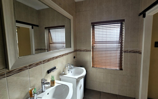 Walters Lane Luxury Accommodation main house