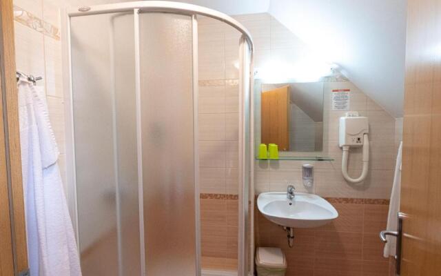 Apartmaji in sobe RaMar