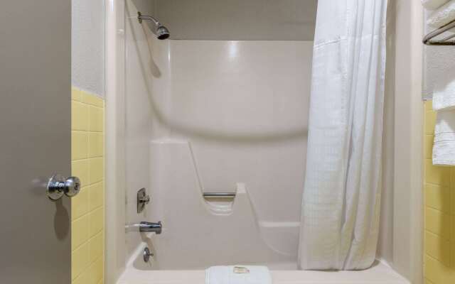 Days Inn by Wyndham Lincolnton