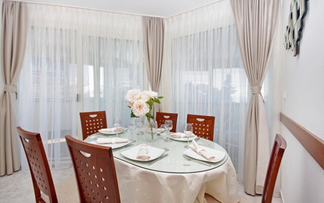 Awesome Apartment in Split With Wifi and 3 Bedrooms