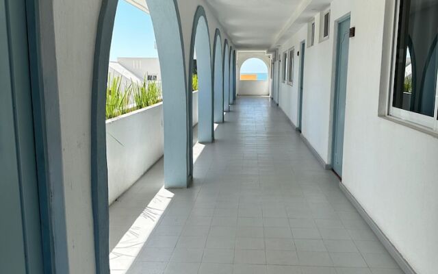 Creta Hotel & Suites