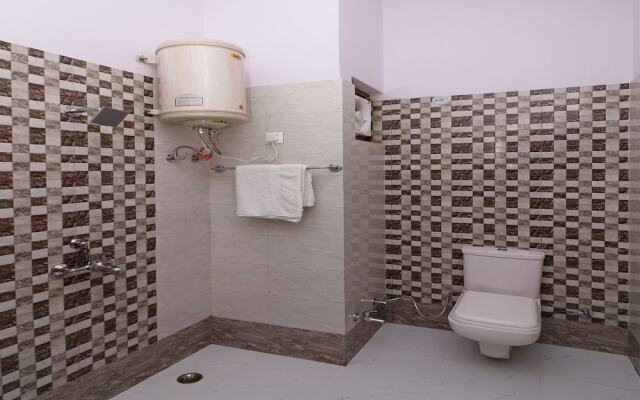 OYO 12065 Hotel Raj Palace