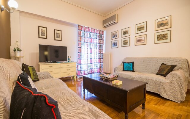 Comfortable Central Athens Flat by Cloudkeys