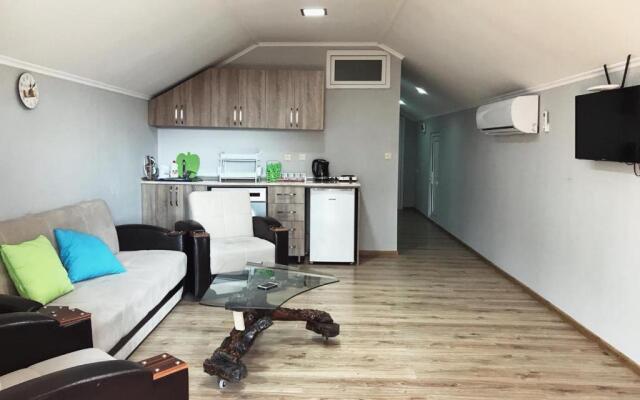 Apartment Green House