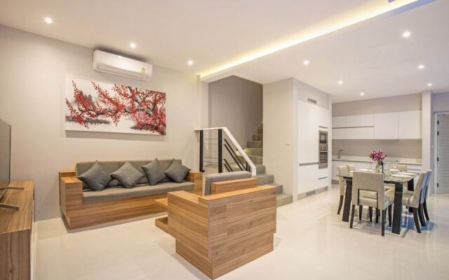 Elegant Designer 4BR Pool Villa Skylight