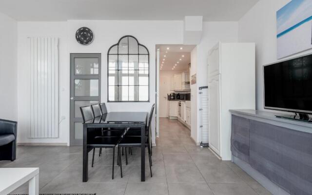 Appartement en front de mer avec terrasse et vue mer