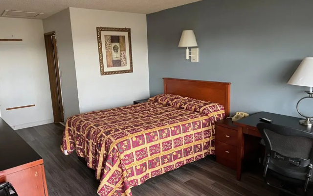 Oasis Inn & Suites