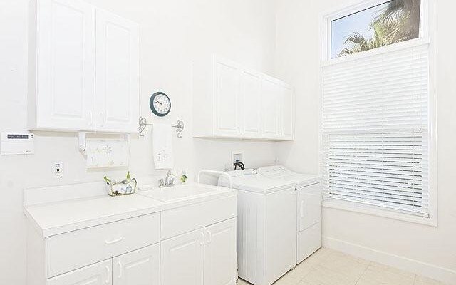 Bahama Mama 4 Br home by RedAwning
