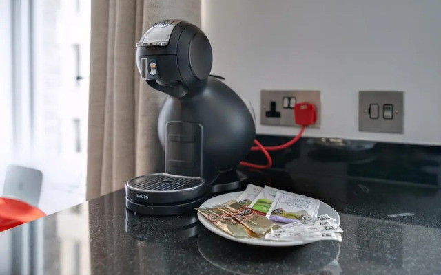 Lovely Charing Cross Apartment