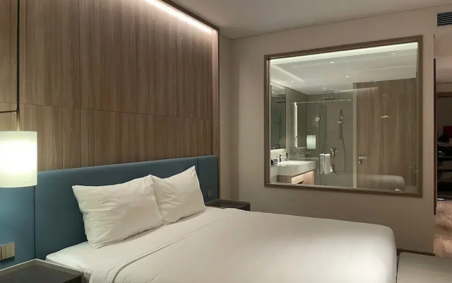 Alacarte Seaview Halong by HaVan