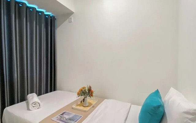 Relaxing And Cozy Living 2Br Meikarta Apartment