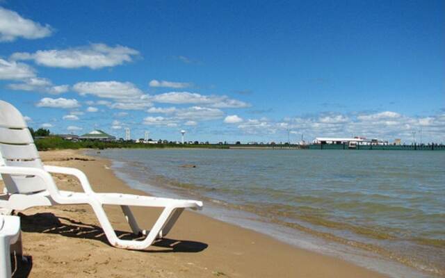 Blue Water Beachfront Hotel & Waterpark