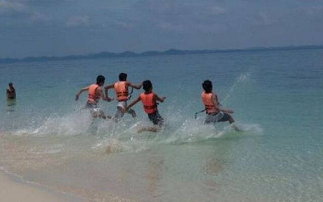 D'Coconut Island Resort