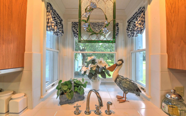 A Chateau on the Bayou Bed & Breakfast