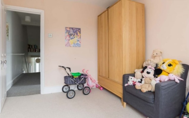 Veeve - 4 bed house, Winston Road, Stoke Newington
