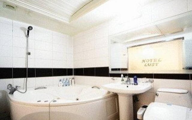 Hotel Lust