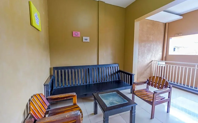 OYO Life 2866 Kost Syahira