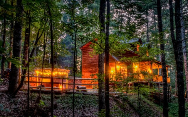 Cozy Cub Cabin by Escape to Blue Ridge