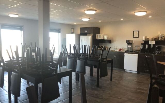 R & R Lakeview in Hardisty