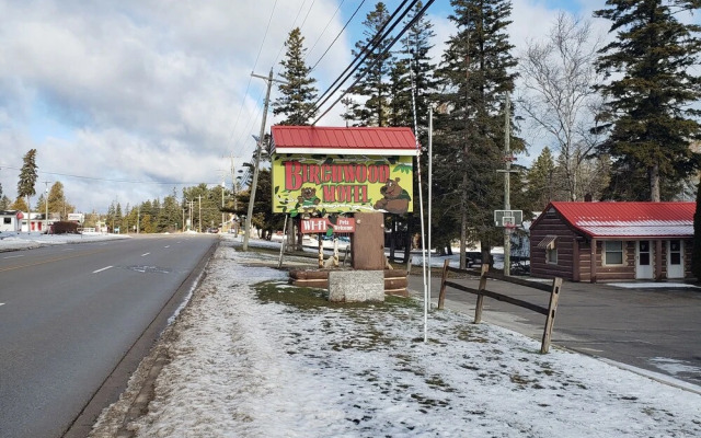 Birchwood Motel
