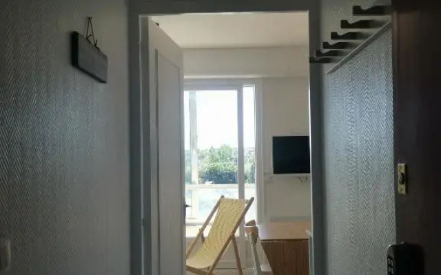 Le Clapoti (50m les pieds dans le sable...)