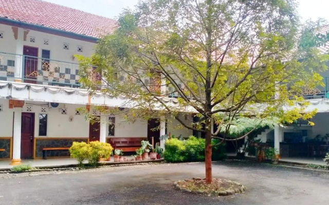 RedDoorz Syariah near Universitas Jenderal Soedirman 3