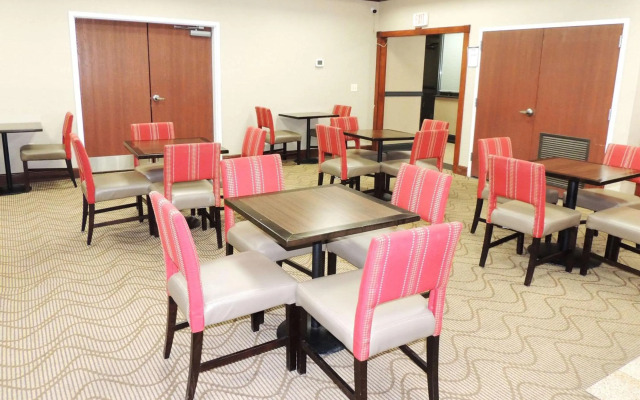 Comfort Suites Twinsburg