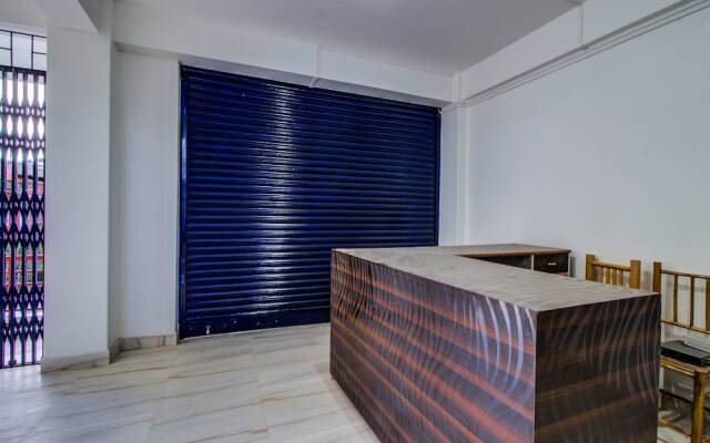 OYO 11935 White Cloud Guest House