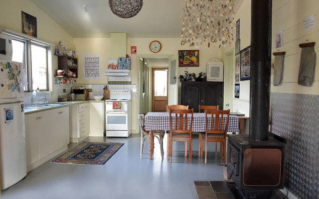 Port Campbell Guesthouse & Flash Packers